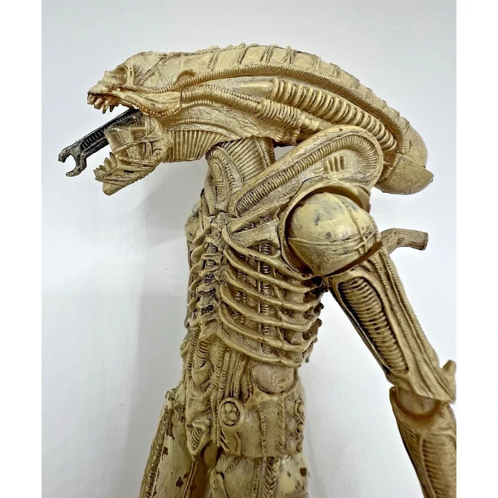 NECA Aliens Series 7 Xenomorph Prototype Suit 9